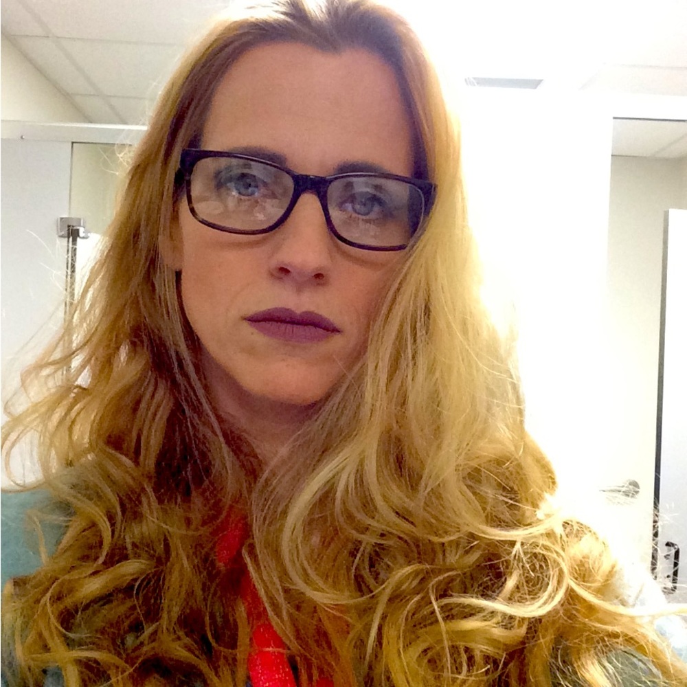 Meet your Posher, Elise